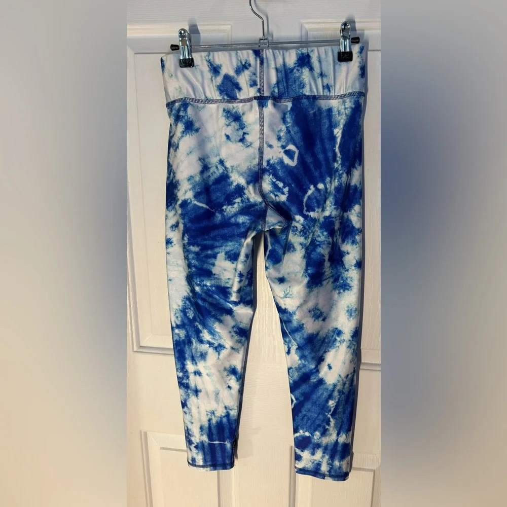 TEREZ Skys The Limit Capri 22” inseam Cloud Blue White Tie Dye Leggings Large